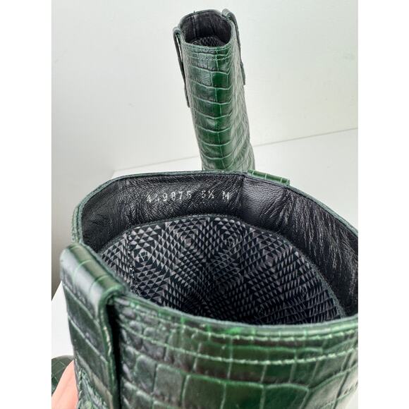 AQUATALIA Green Lilah Soft Croc Embossed Leather Pull-On Lug Sole Boot Size 5.5 - Picture 9 of 12